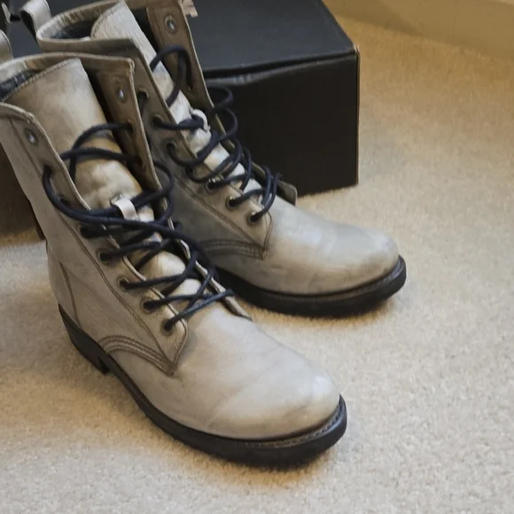 Frye Women's Gray Lace-Up Combat Boots - Picture 4 of 6